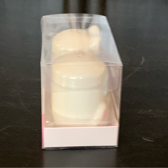 Spring & Main Easter Bunny Ceramic Salt and Pepper Shaker Set - Picture 4 of 8